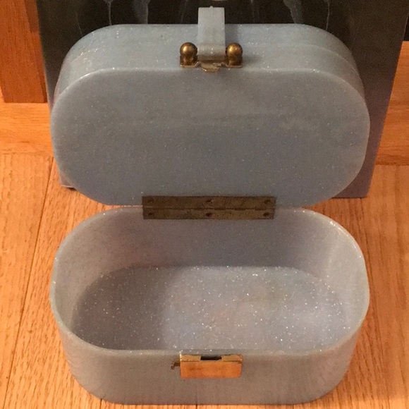 ✨💙✨ RARE! ✨💙✨ Lucite 🚌 double decker 🚌 box bag in Glitter Baby Blue! ✨💙✨ - Picture 7 of 9